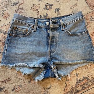 Levi’s 501 Shorts Sz 24